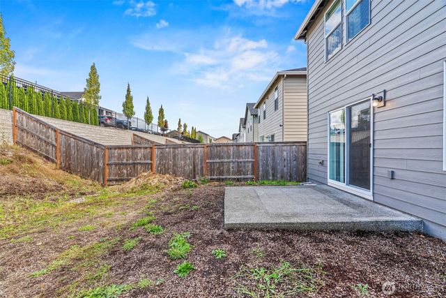 1715 W 14th Street, La Center, WA 98629