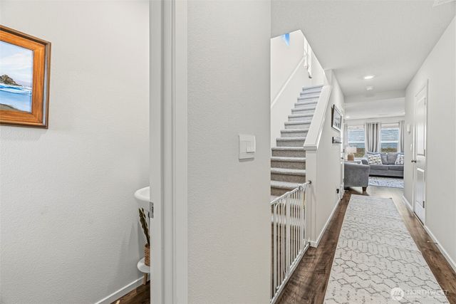 1715 W 14th Street, La Center, WA 98629