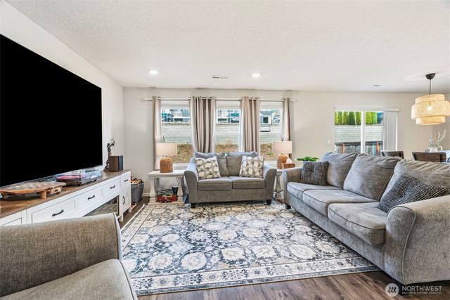 1715 W 14th Street, La Center, WA 98629