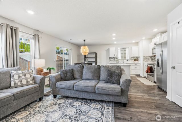 1715 W 14th Street, La Center, WA 98629