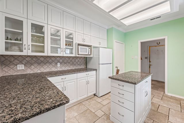 6404 Lansdowne Court, Granbury, TX 76049