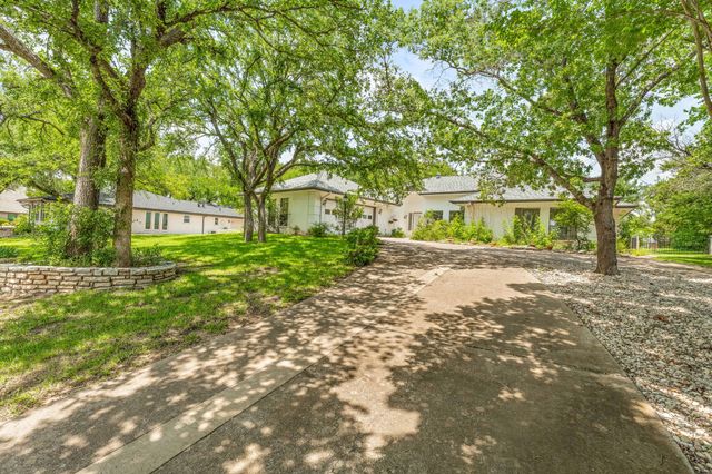 6404 Lansdowne Court, Granbury, TX 76049
