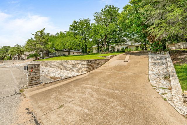 6404 Lansdowne Court, Granbury, TX 76049