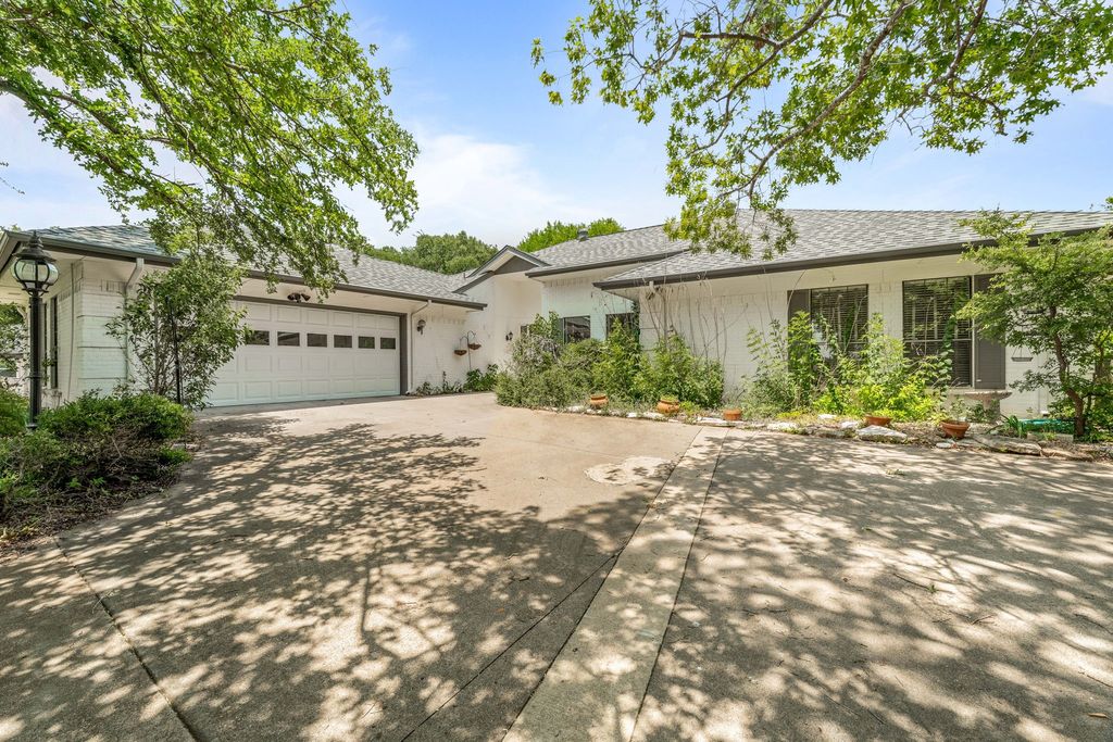 6404 Lansdowne Court, Granbury, TX 76049