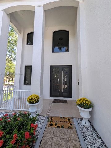 1073 Allamanda Way, Weston, FL 33327