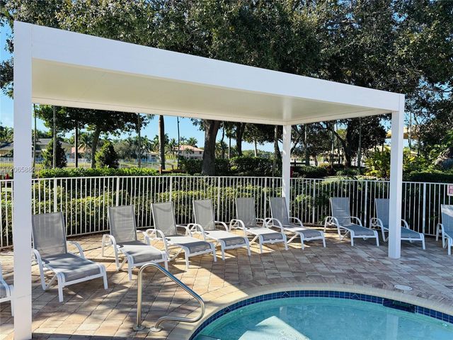 1073 Allamanda Way, Weston, FL 33327