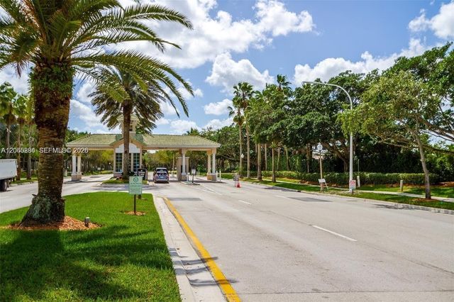 1073 Allamanda Way, Weston, FL 33327