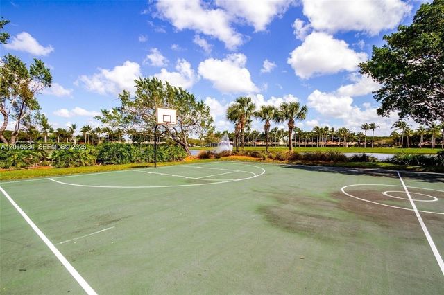 1073 Allamanda Way, Weston, FL 33327