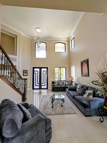 1073 Allamanda Way, Weston, FL 33327