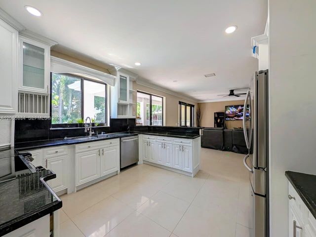 1073 Allamanda Way, Weston, FL 33327