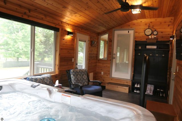 210 Pineview Drive, Alma, MI 48801