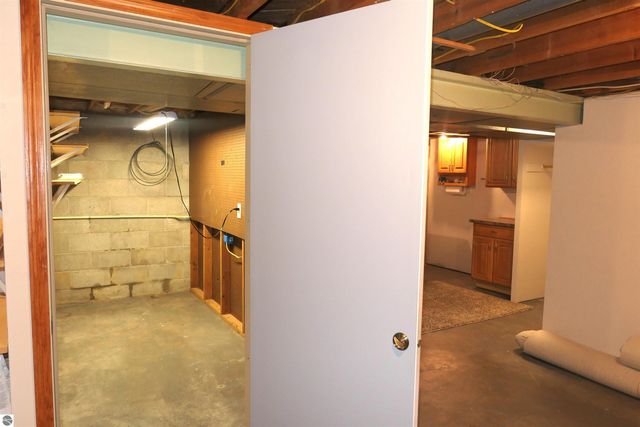 210 Pineview Drive, Alma, MI 48801