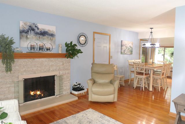 210 Pineview Drive, Alma, MI 48801