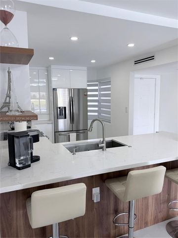 601 SW 113th Way 601, Pembroke Pines, FL 33025