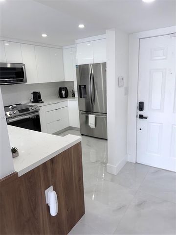 601 SW 113th Way 601, Pembroke Pines, FL 33025