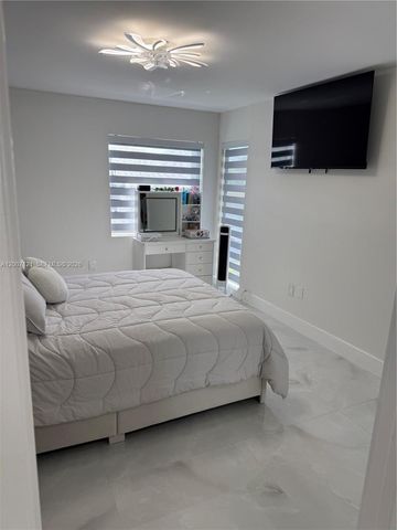 601 SW 113th Way 601, Pembroke Pines, FL 33025