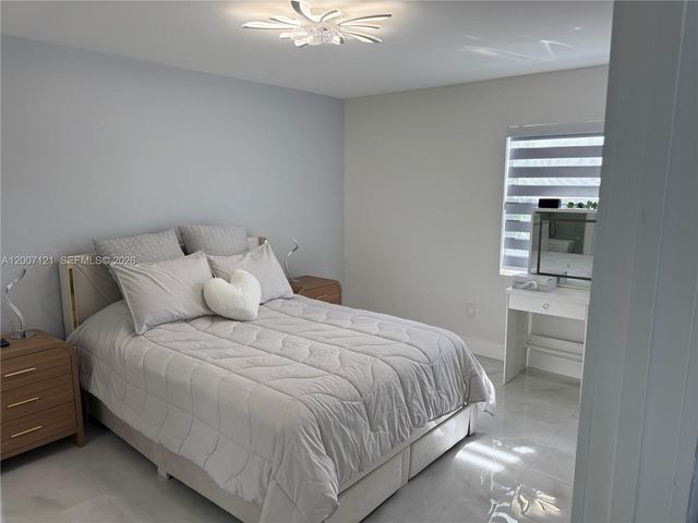 601 SW 113th Way 601, Pembroke Pines, FL 33025