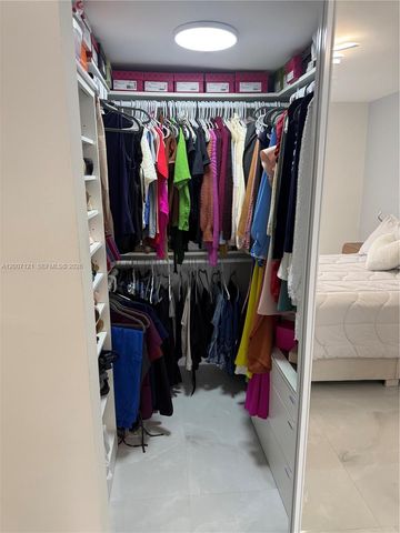 601 SW 113th Way 601, Pembroke Pines, FL 33025