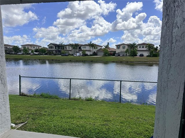 601 SW 113th Way 601, Pembroke Pines, FL 33025