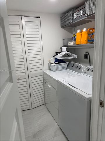 601 SW 113th Way 601, Pembroke Pines, FL 33025