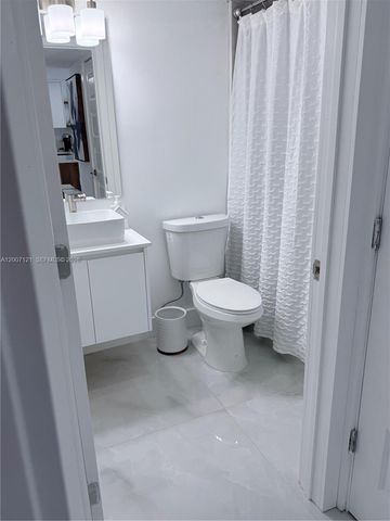 601 SW 113th Way 601, Pembroke Pines, FL 33025