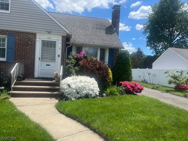 121 Birchwood Rd, Linden City, NJ 07036