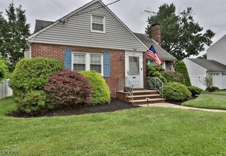 121 Birchwood Rd, Linden City, NJ 07036