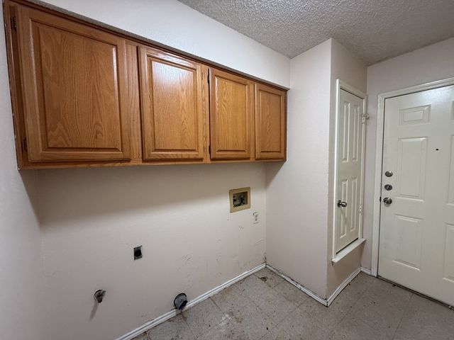 816 Summit Drive, Desoto, TX 75115