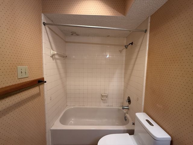 816 Summit Drive, Desoto, TX 75115