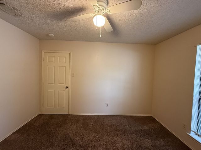 816 Summit Drive, Desoto, TX 75115