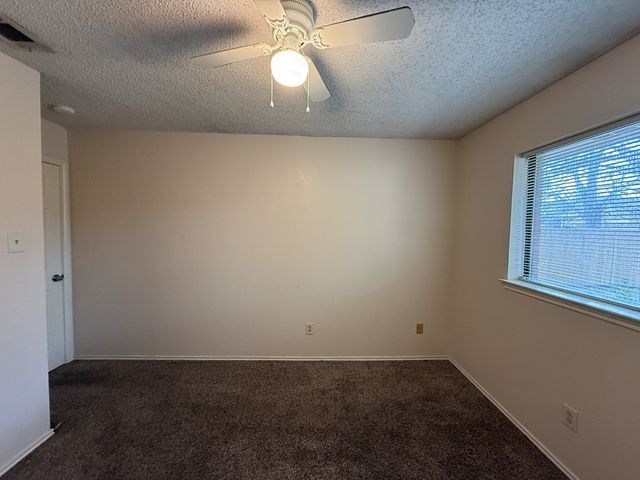 816 Summit Drive, Desoto, TX 75115