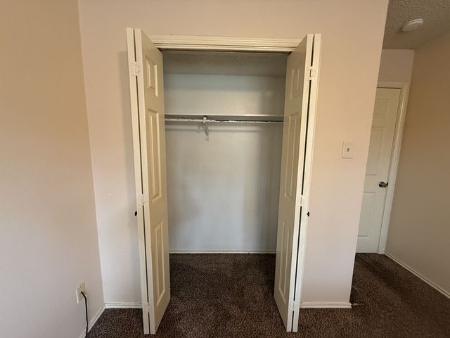 816 Summit Drive, Desoto, TX 75115