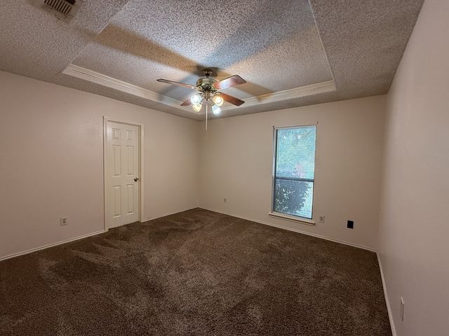 816 Summit Drive, Desoto, TX 75115