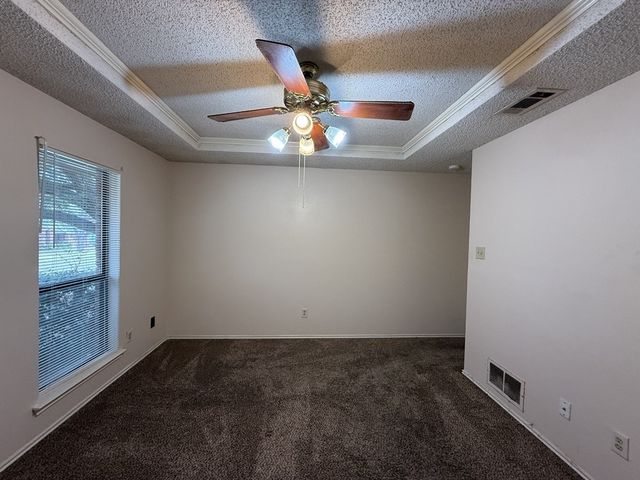 816 Summit Drive, Desoto, TX 75115