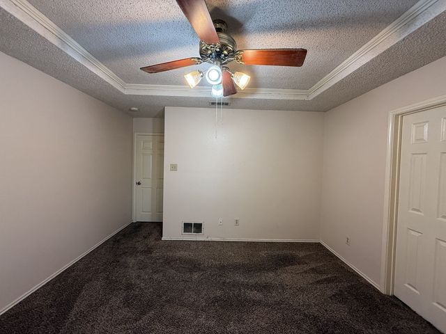 816 Summit Drive, Desoto, TX 75115