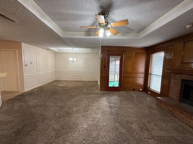 816 Summit Drive, Desoto, TX 75115