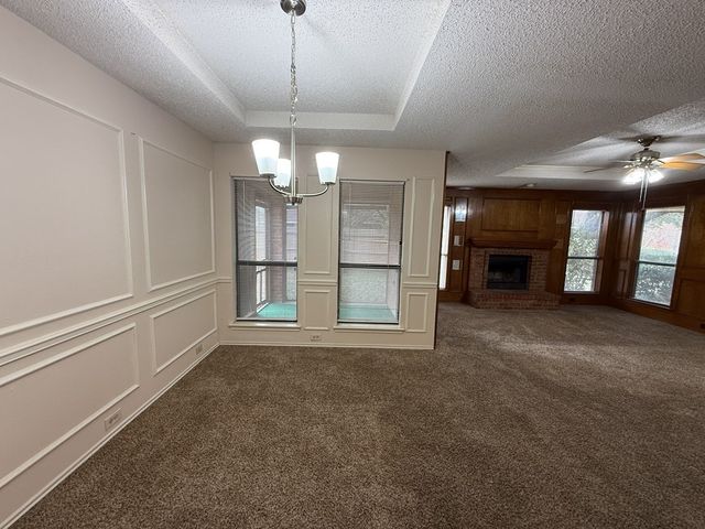 816 Summit Drive, Desoto, TX 75115