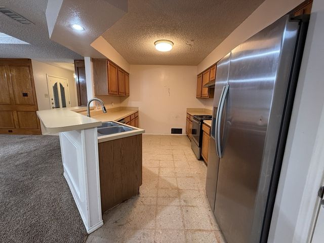 816 Summit Drive, Desoto, TX 75115