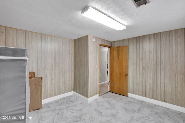 2013 Beech St, Louisville, KY 40210