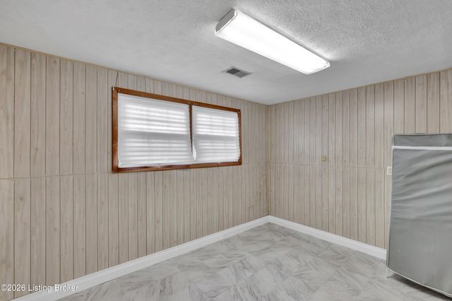 2013 Beech St, Louisville, KY 40210