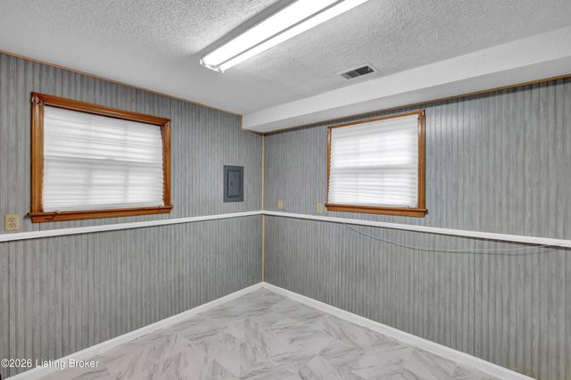 2013 Beech St, Louisville, KY 40210