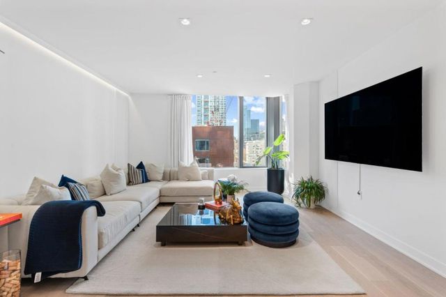 280 Spear Street 8J, San Francisco, CA 94105