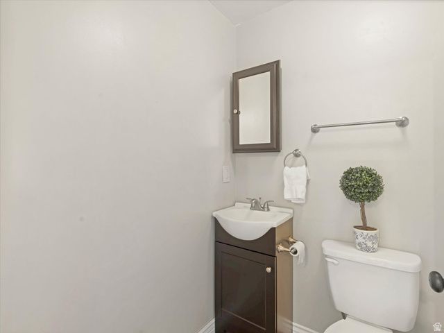1005 E VIOLET DR, Sandy, UT 84094