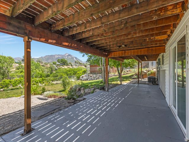 1005 E VIOLET DR, Sandy, UT 84094