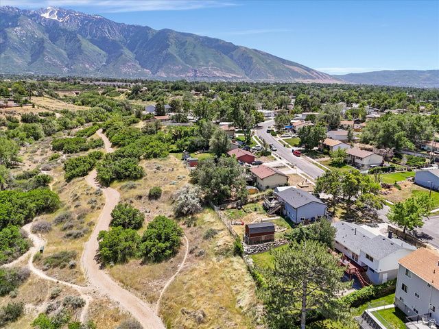 1005 E VIOLET DR, Sandy, UT 84094