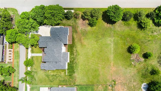 219 W Lawson Street, Fayetteville, AR 72703