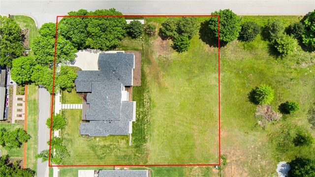 219 W Lawson Street, Fayetteville, AR 72703