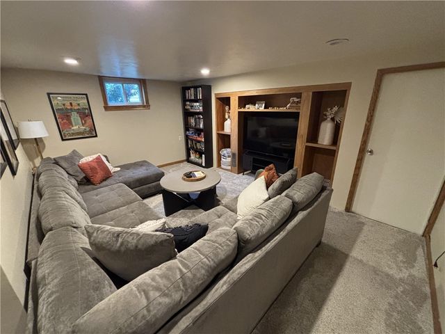 1491 Wood Ave, Shaler, PA 15116