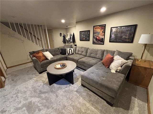 1491 Wood Ave, Shaler, PA 15116