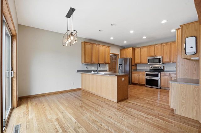 2368 Stonehaven DRIVE, Sun Prairie, WI 53590